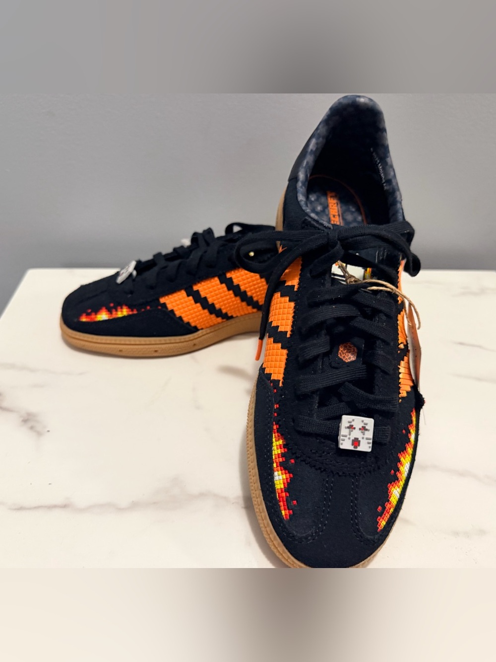 adidas Minecraft handball spezial Black & Orange Pixel-Detail Sneakers